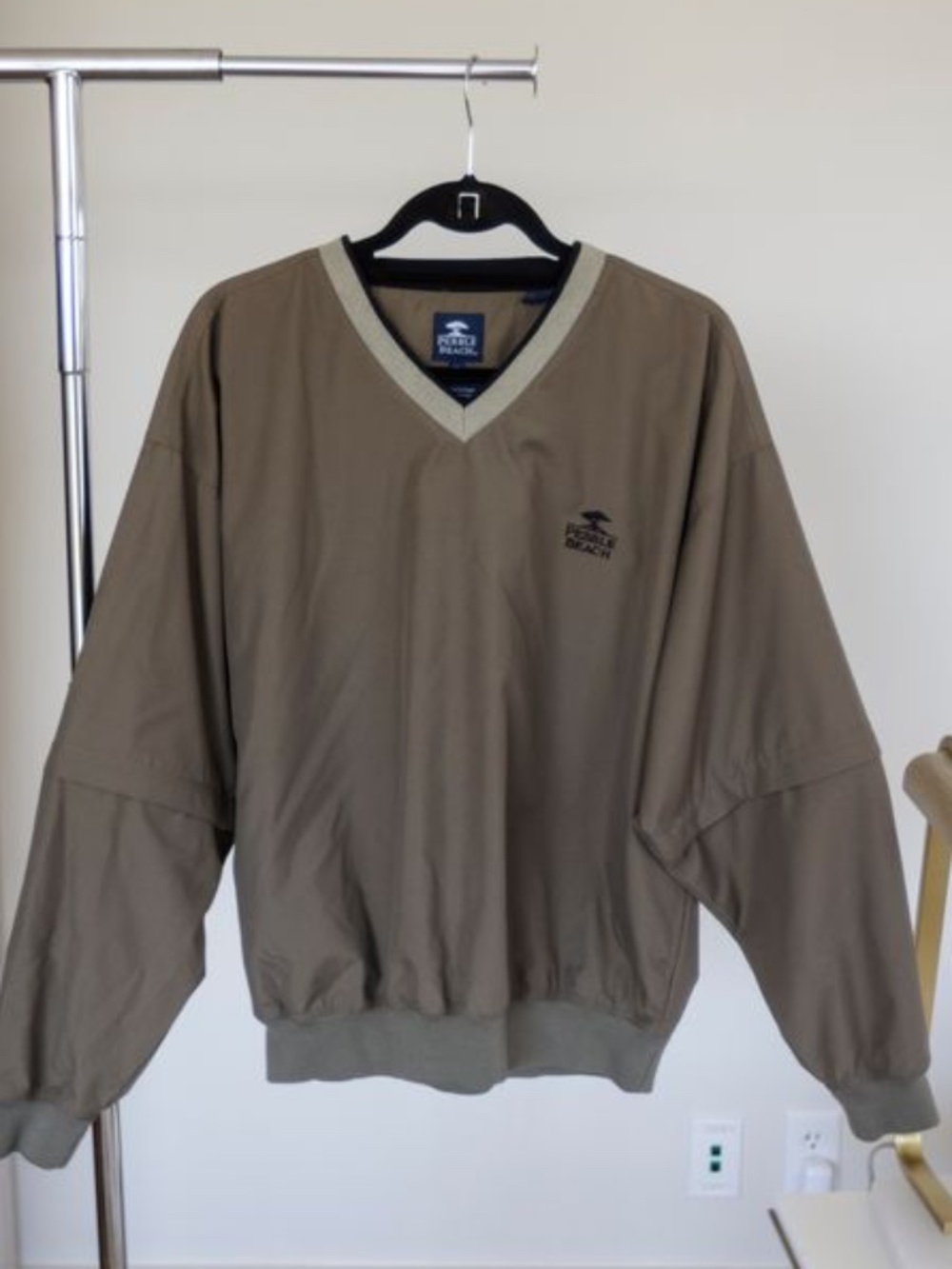 Pebble Beach V-neck Pullover Windbreaker
